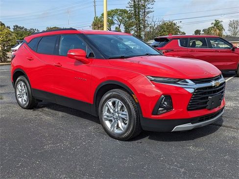 Used 2022 Chevrolet Blazer LT image 3
