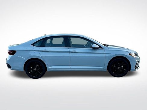 New 2026 Volkswagen Jetta SE image 7