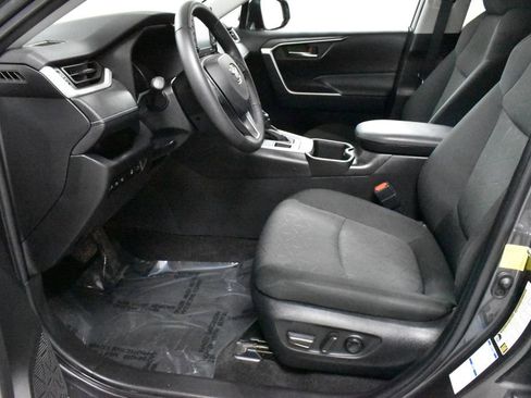Used 2022 Toyota RAV4 XLE image 12