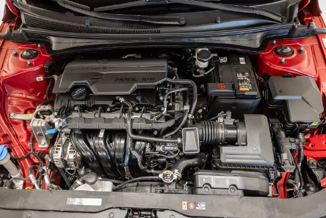 Used 2025 Hyundai Elantra Sport FWD image 3