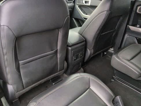 Used 2023 Ford Explorer XLT w/ Equipment Group 202A AWD/4WD image 18