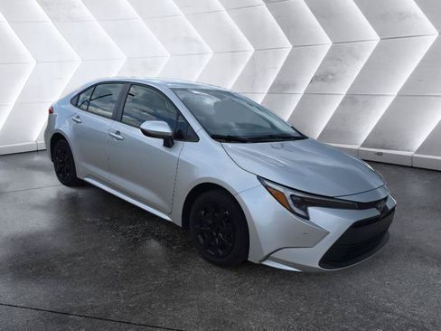 Used 2023 Toyota Corolla LE FWD image 3