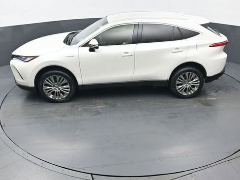 Certified 2021 Toyota Venza XLE image 43