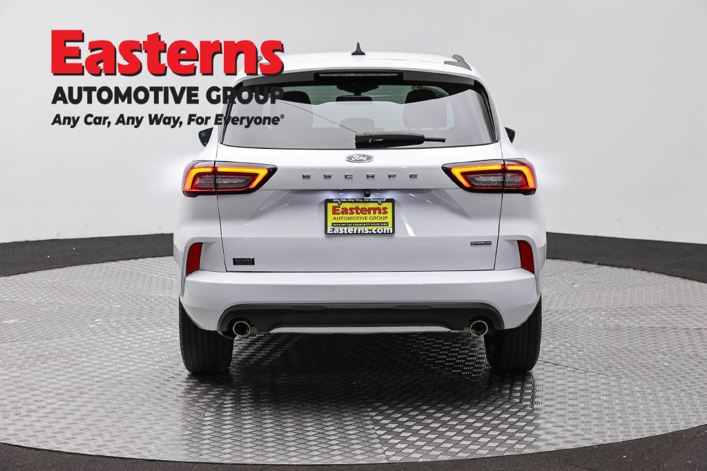 Used 2023 Ford Escape ST-Line Select AWD/4WD image 7