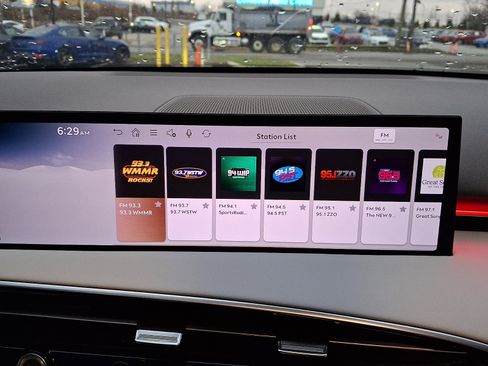 Used 2026 Genesis GV70 2.5T Advanced image 18