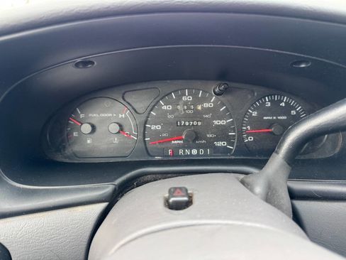 Used 2000 Ford Taurus SES image 13