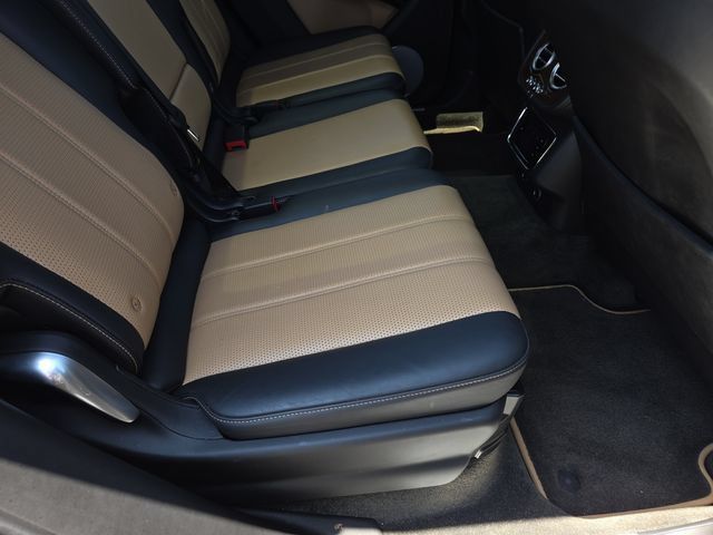Used 2018 Bentley Bentayga Activity AWD/4WD image 32