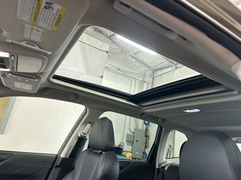 Used 2024 Subaru Forester Limited image 5