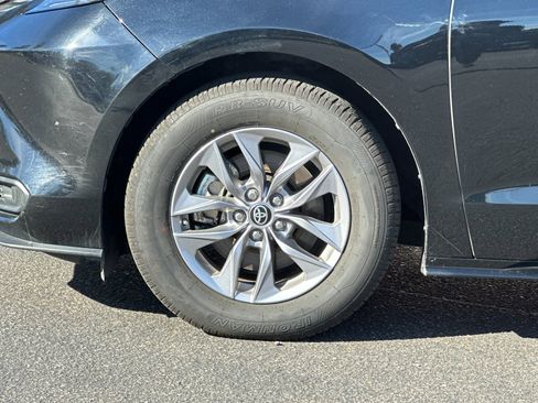 Used 2024 Toyota Sienna LE image 25