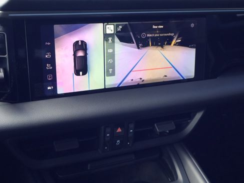 New 2026 Porsche Macan Electric image 19