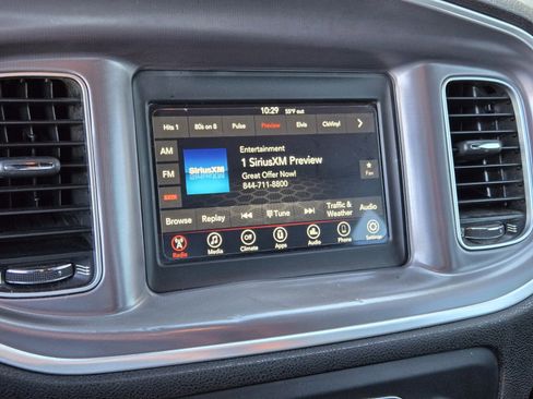 Used 2019 Dodge Charger SXT image 18