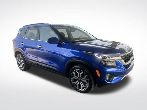 Certified 2023 Kia Seltos SX w/ SX Sunroof Package AWD/4WD image 3
