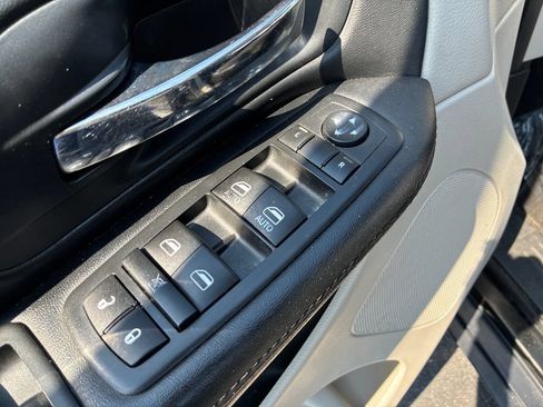 Used 2017 Dodge Grand Caravan SE w/ Power Window Group FWD image 10