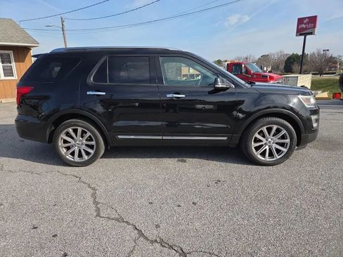 Used 2016 Ford Explorer Limited w/ Equipment Group 301A image 4