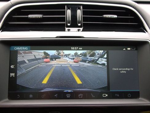 Used 2020 Jaguar F-PACE Prestige AWD/4WD image 32