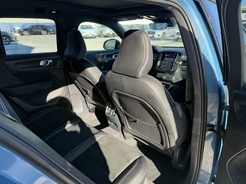 Certified 2023 Volvo XC40 Recharge Plus image 27