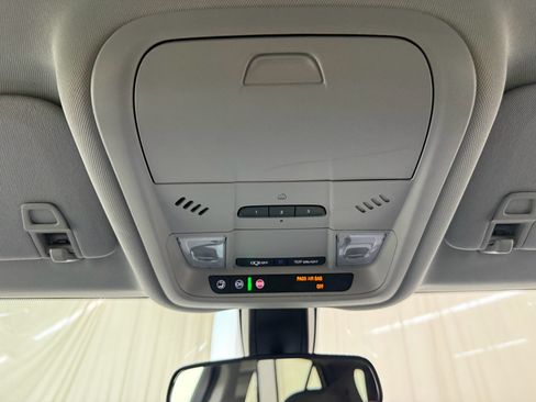 Used 2018 Chevrolet Equinox LT FWD image 33