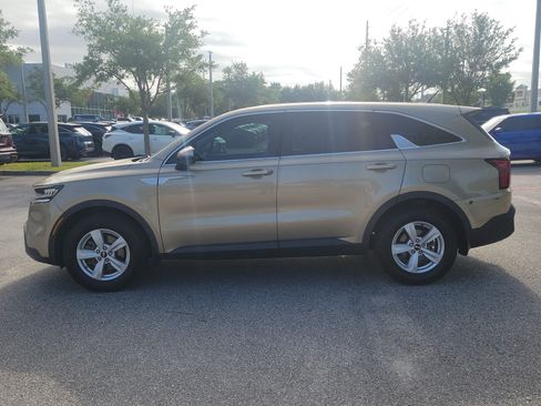 Used 2021 Kia Sorento LX FWD image 8