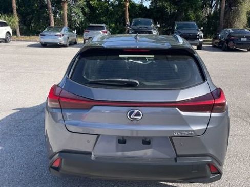 Used 2020 Lexus UX 250h w/ Premium Package image 3