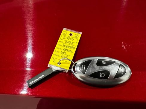 Used 2025 Hyundai Kona SEL FWD image 39