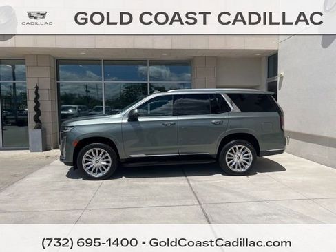 Used 2023 Cadillac Escalade Premium Luxury AWD/4WD image 2