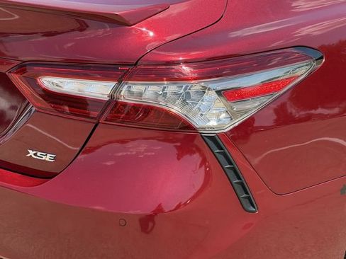 Used 2018 Toyota Camry XSE FWD image 7
