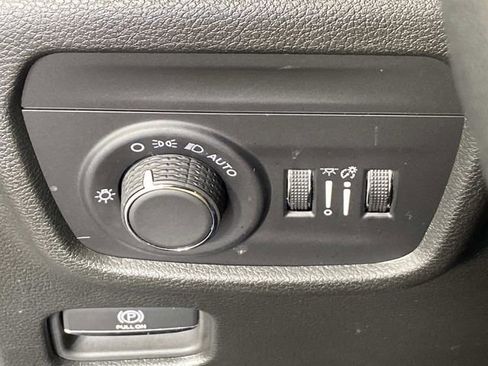 Used 2024 Jeep Grand Cherokee Altitude AWD/4WD image 13