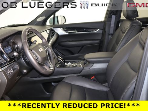 Certified 2025 Cadillac XT6 Premium Luxury FWD image 9