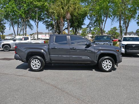 Certified 2025 Toyota Tacoma SR5 AWD/4WD image 2