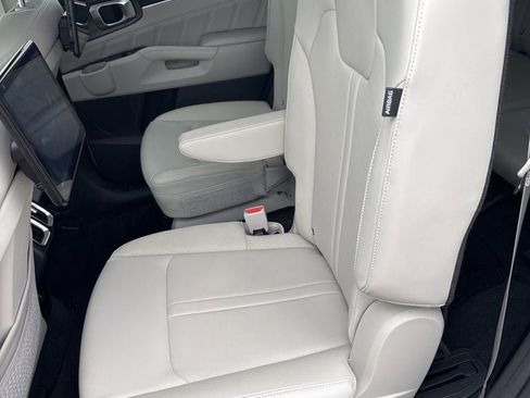 Used 2025 Kia Sorento SX AWD/4WD image 26