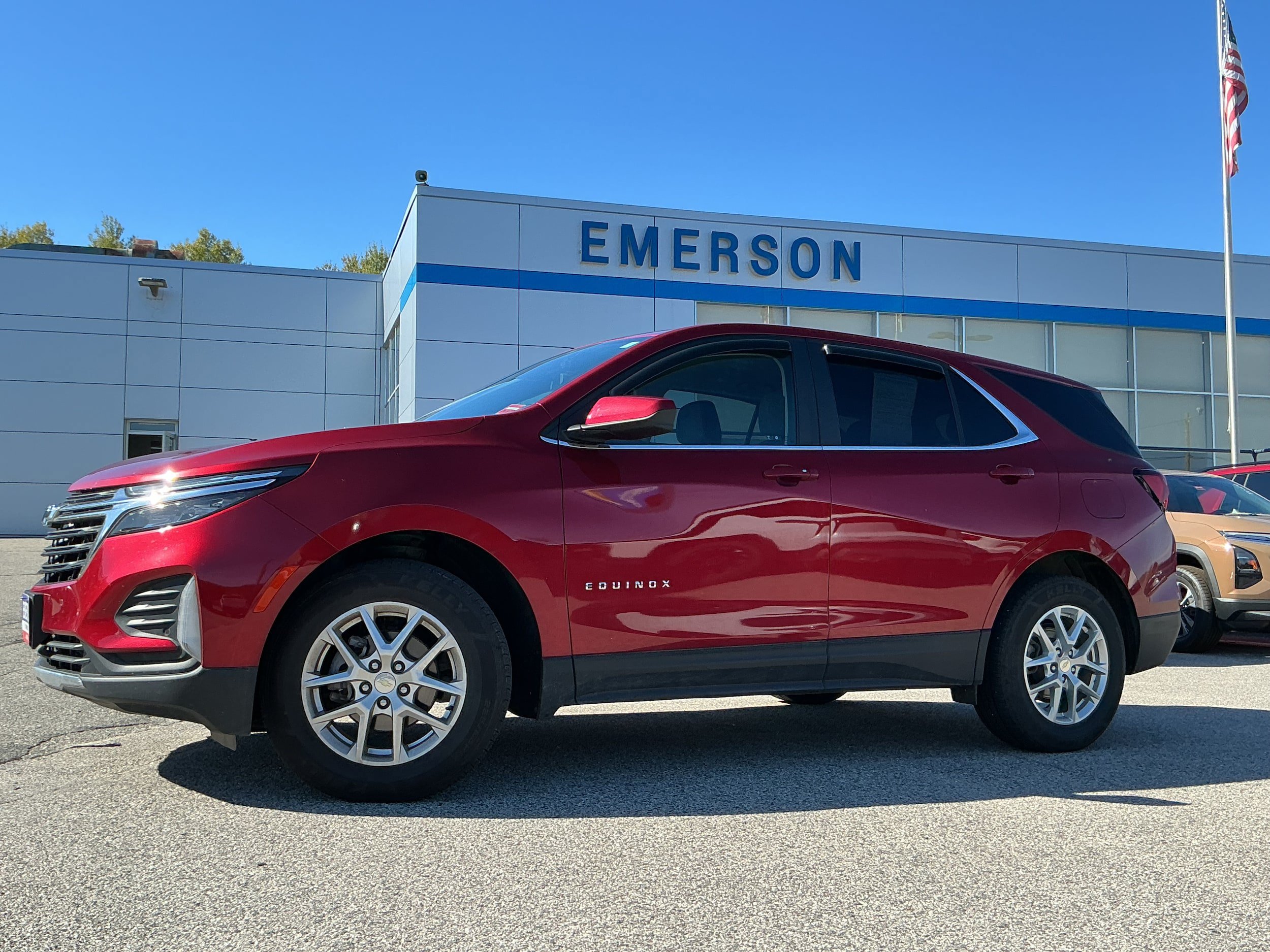 Used 2022 Chevrolet Equinox LT AWD/4WD image 2