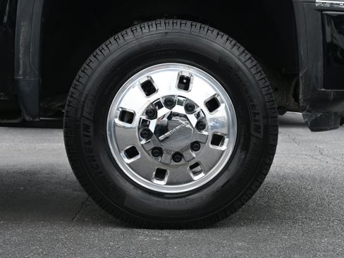 Used 2025 GMC Sierra 3500 Denali AWD/4WD image 13