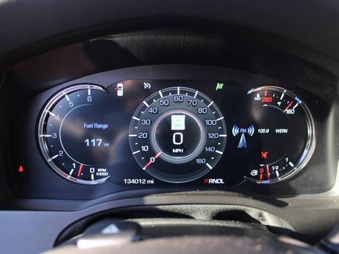 Used 2017 Cadillac Escalade Luxury AWD/4WD image 16