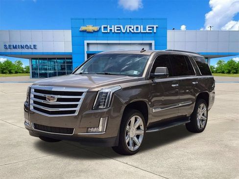 Used 2015 Cadillac Escalade Luxury RWD image 2