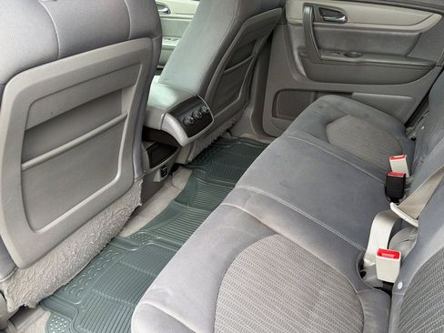Used 2015 Chevrolet Traverse LS FWD image 13