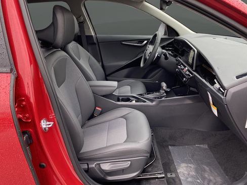 New 2026 Kia Niro EX FWD image 33