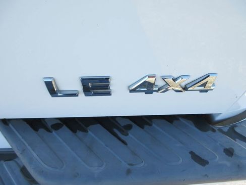 Used 2008 Nissan Frontier LE w/ Leather Pkg image 10