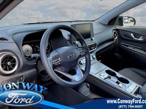 Used 2023 Hyundai Kona SE image 18