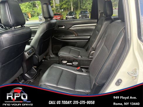 Used 2019 Toyota Highlander Limited Platinum AWD/4WD image 27