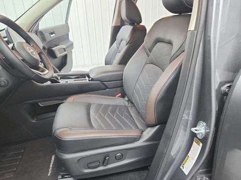 Used 2025 Nissan Pathfinder Platinum w/ Cargo Package FWD image 20