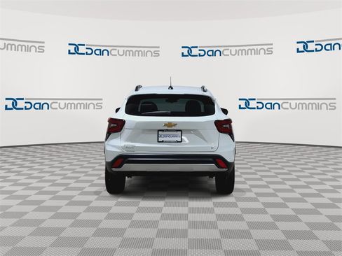 New 2026 Chevrolet Trax LT image 7