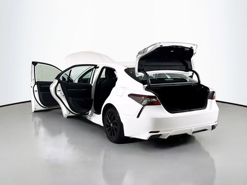 Used 2024 Toyota Camry SE image 24