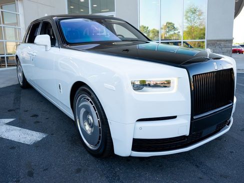 Used 2019 Rolls-Royce Phantom Sedan RWD image 4