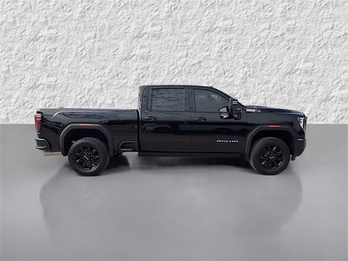Used 2025 GMC Sierra 2500 AT4 w/ AT4 Premium Plus Package image 2