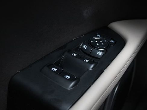 Used 2023 Lincoln Nautilus Reserve AWD/4WD image 9