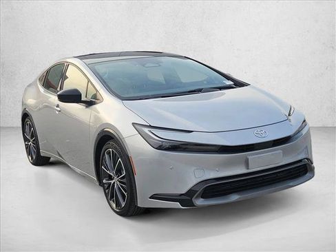 Used 2024 Toyota Prius Limited FWD image 3