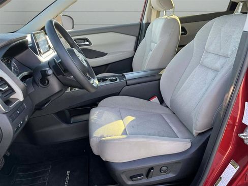 Used 2024 Nissan Rogue SV image 16