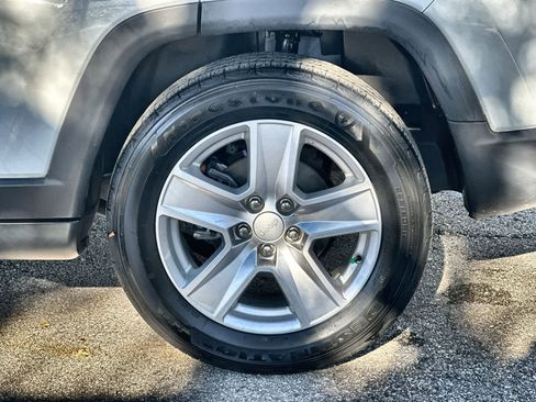 Used 2022 Jeep Compass Latitude image 8