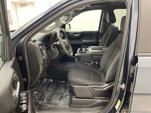 Used 2020 Chevrolet Silverado 1500 Custom w/ Custom Value Package AWD/4WD image 8