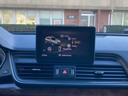 Used 2020 Audi Q5 2.0T Premium w/ Convenience Package image 38